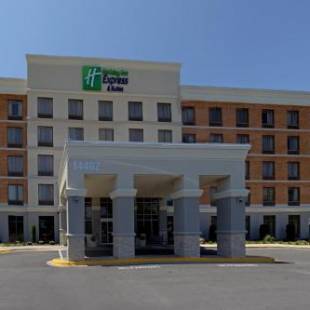 Фотографии гостиницы 
            Holiday Inn Express & Suites Laurel Lakes, an IHG Hotel