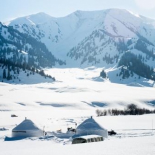 Фотография хостела Jyrgalan Tyup Yurt Lodge - Ski Yurt