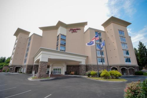 Фотография гостиницы Hampton Inn Salem East - Electric Road