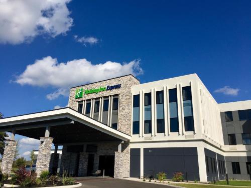Фотография гостиницы Holiday Inn Express - Grand Island, an IHG Hotel