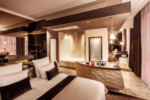 Фотография гостиницы east Hotel Hamburg