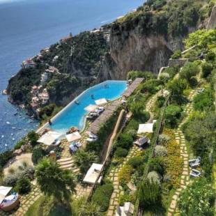 Фотографии гостиницы 
            Monastero Santa Rosa Hotel & Spa