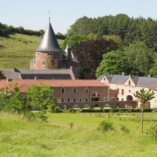 Фотографии гостиницы 
            Hôtel - Ferme du Château d'Ahin