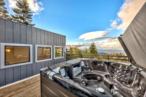 Фотография гостевого дома LUXE 4 Blue Diamond Lake Tahoe Lodge