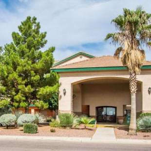 Фотографии гостиницы 
            Comfort Inn & Suites Sierra Vista near Ft Huachuca