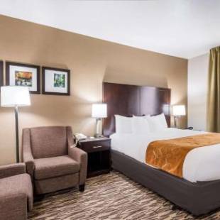 Фотографии гостиницы 
            Comfort Suites Portland Airport