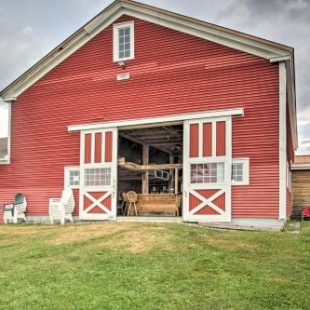 Фотография гостевого дома Classic Cape-Style Farmhouse on 550-Acre Vineyard!