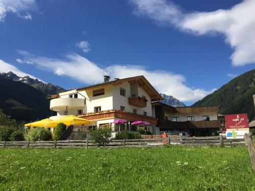 Фотография гостевого дома Apartments Sankt Walburg