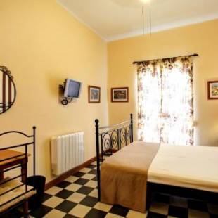 Фотографии мини отеля 
            Málaga Lodge Guesthouse