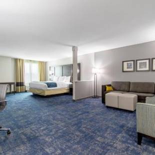 Фотографии гостиницы 
            Comfort Suites Humble Houston at Beltway 8