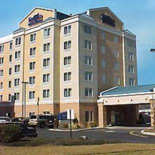 Фотографии гостиницы 
            Fairfield Inn & Suites Woodbridge