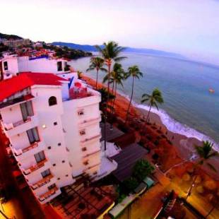 Фотографии гостиницы 
            Emperador Vallarta Beachfront Hotel and Suites