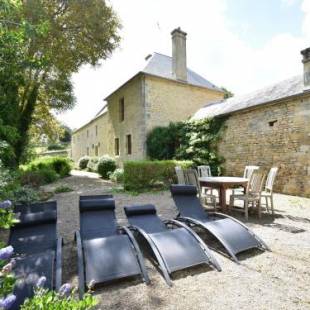 Фотографии гостевого дома
Luxurious Mansion in Castle Grounds in Lantheuil