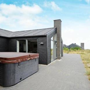 Фотографии гостевого дома 
            Four-Bedroom Holiday home in Rømø 5