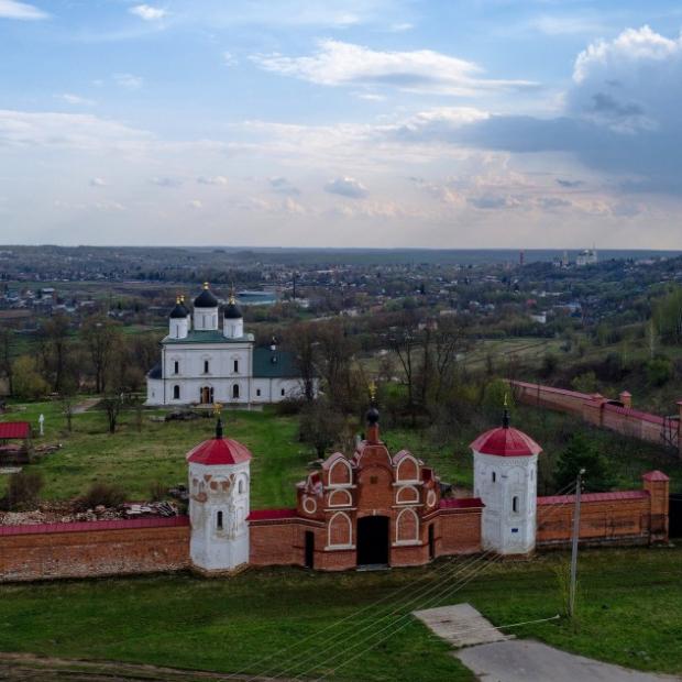 Фотографии достопримечательности 
            Троицкий Рождества Богородицы Оптин монастырь