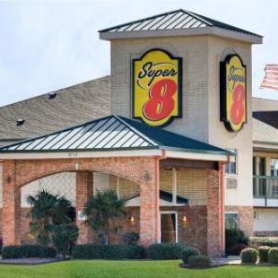 Фотография гостиницы Super 8 by Wyndham Arlington Near AT&T Stadium