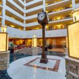 Фотография гостиницы Hilton Charlotte Airport Hotel