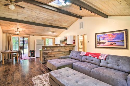 Фотография гостевого дома Pet-Friendly Home 2Mi to Heavenly, S Tahoe Beaches