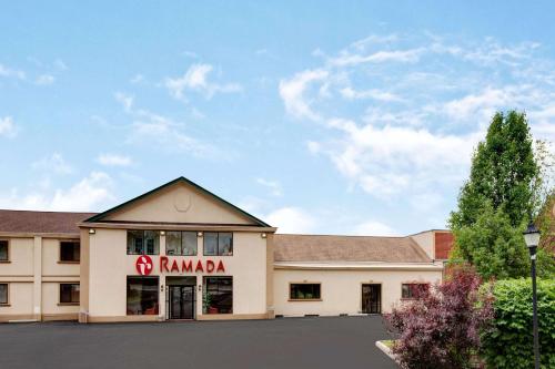 Фотография гостиницы Ramada by Wyndham Flemington