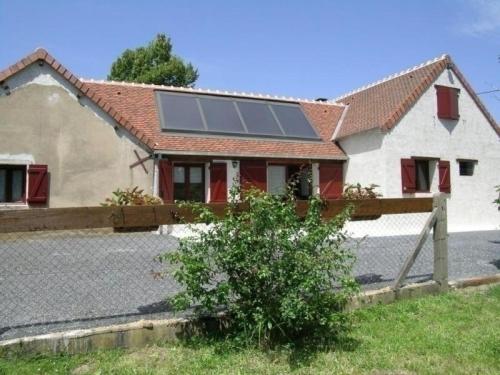 Фотографии гостевого дома 
            Gîte Dompierre-sur-Besbre, 4 pièces, 6 personnes - FR-1-489-51