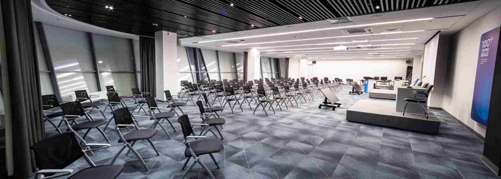 Фотография конференц-зала Конгресс-центр МВЦ Екатеринбург-Экспо Залы для переговоров