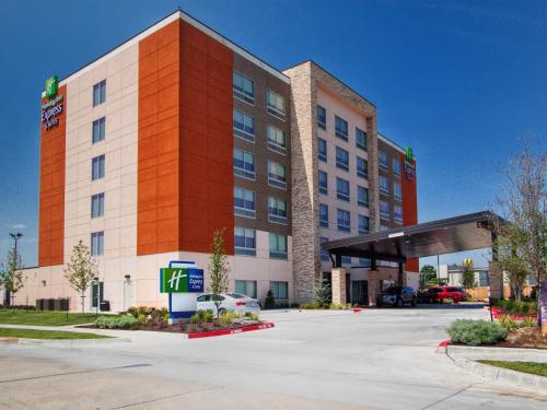 Фотография гостиницы Holiday Inn Express & Suites Moore, an IHG Hotel