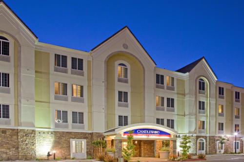 Фотография гостиницы Candlewood Suites Santa Maria, an IHG Hotel
