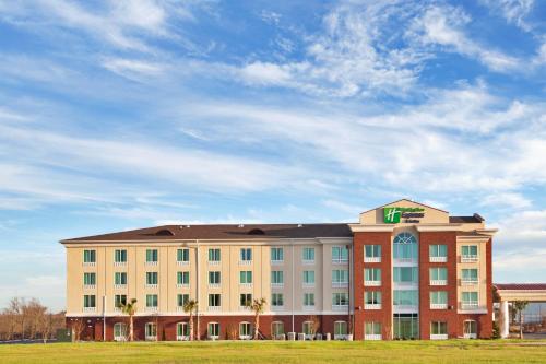 Фотографии гостиницы 
            Holiday Inn Express and Suites Newberry, an IHG Hotel