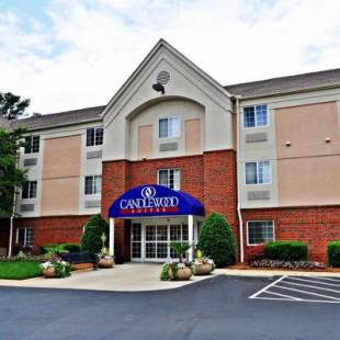 Фотографии гостиницы 
            Candlewood Suites Raleigh Crabtree, an IHG Hotel