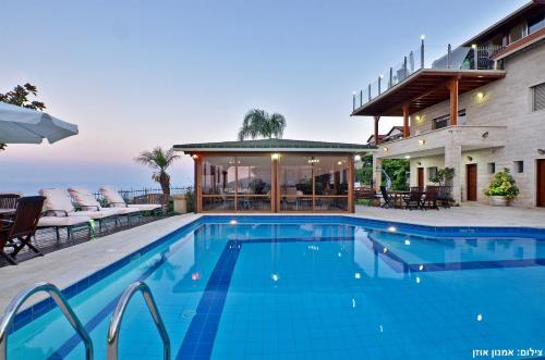 Фотография гостевого дома Rom Mansion