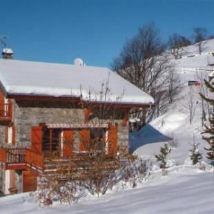 Фотографии гостевого дома 
            Chalet de 6 chambres avec jacuzzy jardin et wifi a Saint Martin de Belleville a 1 km des pistes