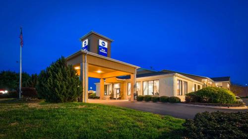 Фотографии гостиницы 
            Best Western Inn & Suites Monroe