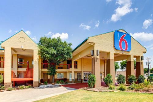 Фотографии гостиницы 
            Motel 6-Arlington, TX