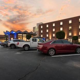 Фотографии гостиницы 
            Holiday Inn Express - Columbus Downtown, an IHG Hotel