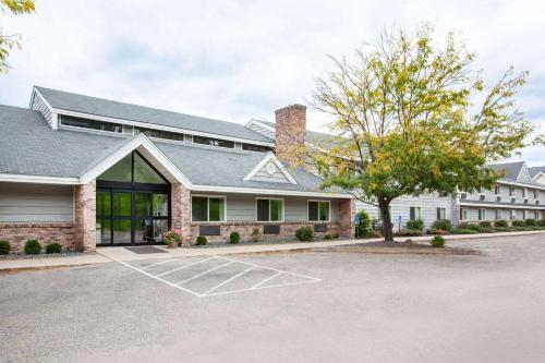 Фотография гостиницы AmericInn by Wyndham Red Wing