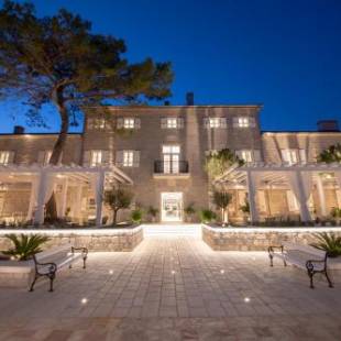 Фотография гостиницы Lazure Hotel & Marina