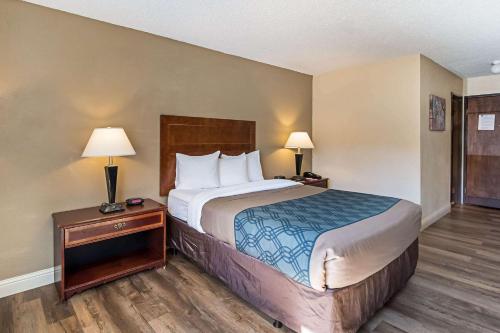 Фотография мотеля Econo Lodge Inn & Suites Yuba City