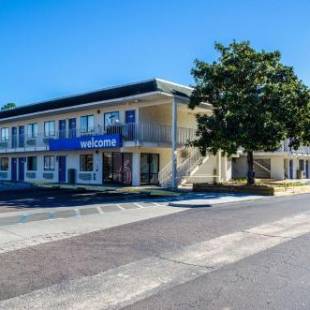 Фотографии гостиницы 
            Motel 6-Charleston, - North