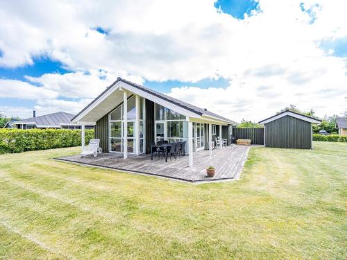 Фотография гостевого дома Holiday home Tarm XLIV