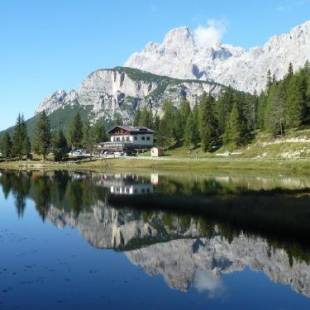 Фотографии гостиницы 
            Albergo Chalet Lago Antorno