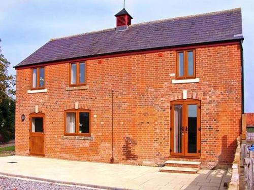 Фотографии гостевого дома 
            Stables Cottage, Melksham