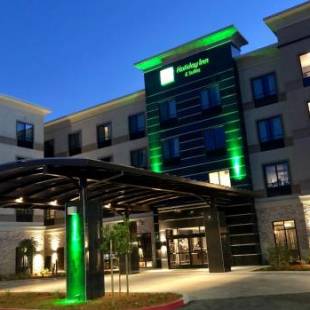 Фотографии гостиницы 
            Holiday Inn Hotel & Suites Silicon Valley – Milpitas, an IHG Hotel