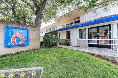 Фотография гостиницы Motel 6-Pinole, CA