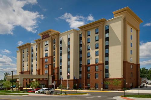 Фотография гостиницы Hampton Inn & Suites Falls Church