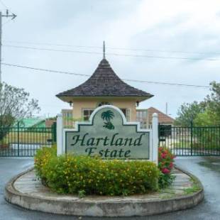 Фотографии гостевого дома 
            Hartland Vacation Homes