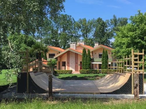 Фотографии мини отеля 
            Somo Surfskate hostel