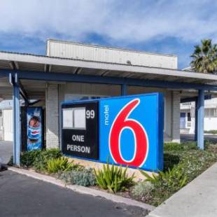 Фотографии гостиницы 
            Motel 6-Oceanside, CA, Marina