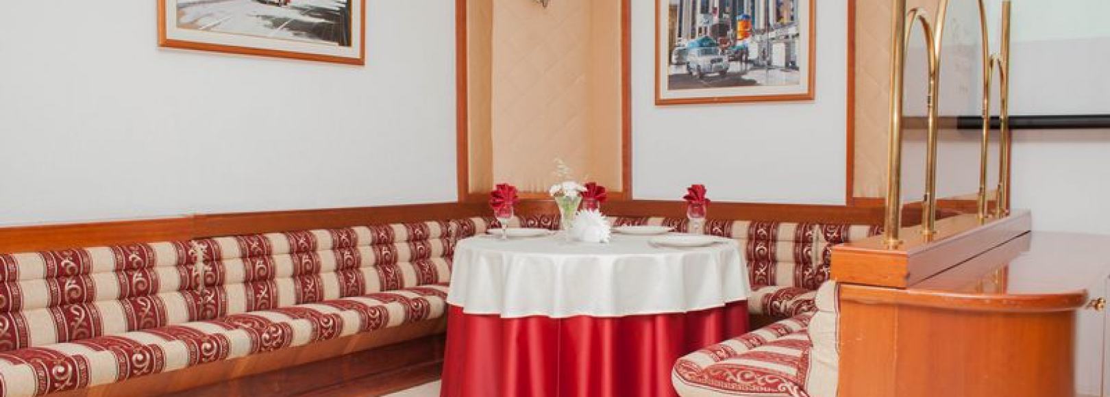 Фотография банкетного зала Cronwell Inn Турсунт