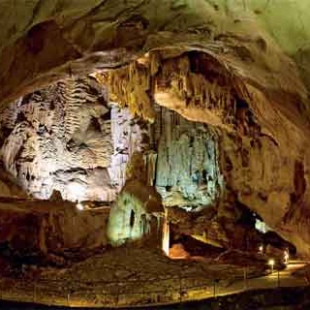Фотография достопримечательности Карстовая пещера Атлантида