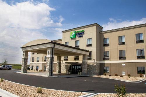 Фотографии гостиницы 
            Holiday Inn Express and Suites Sikeston, an IHG Hotel